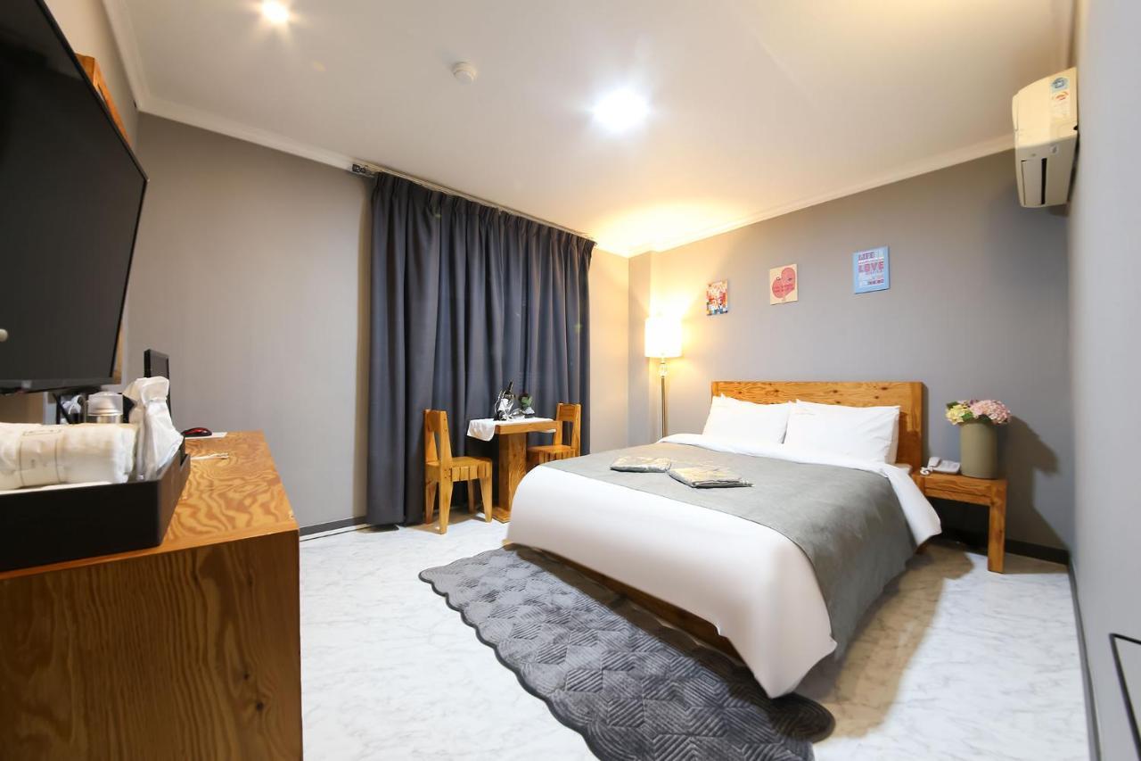 Gung Hotel ג'אונג'ו חדר תמונה