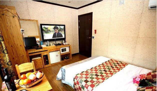 Gung Hotel ג'אונג'ו מראה חיצוני תמונה