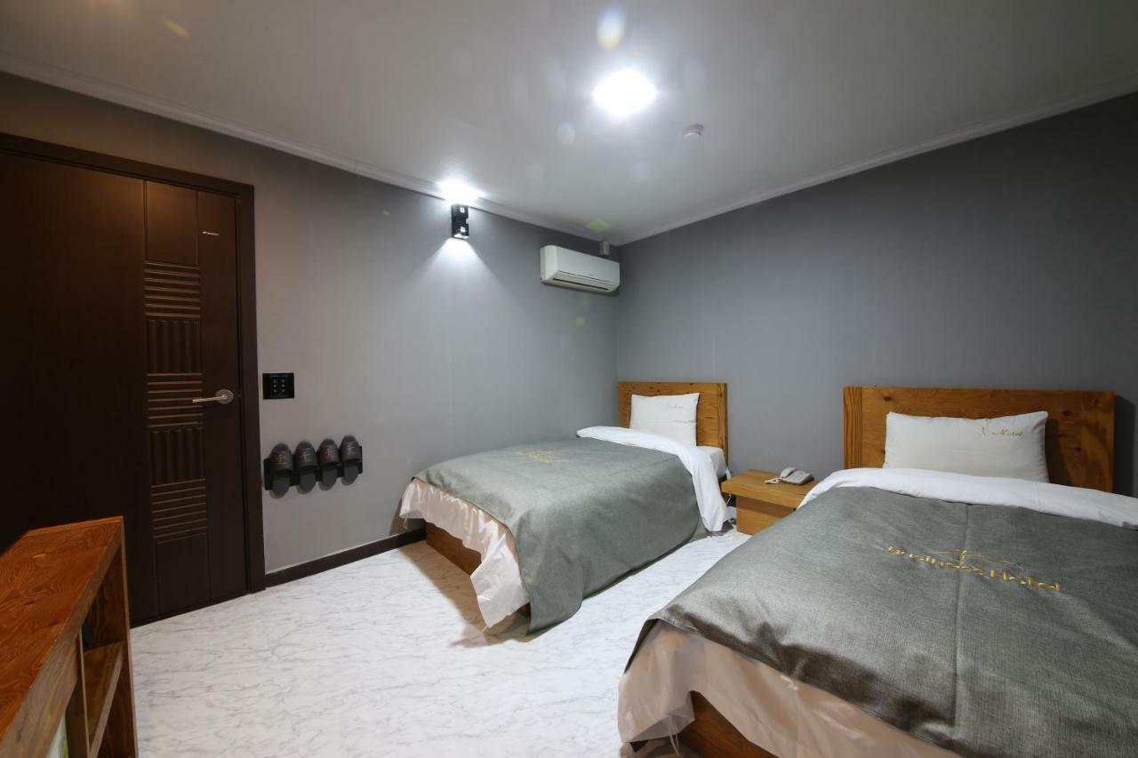Gung Hotel ג'אונג'ו מראה חיצוני תמונה