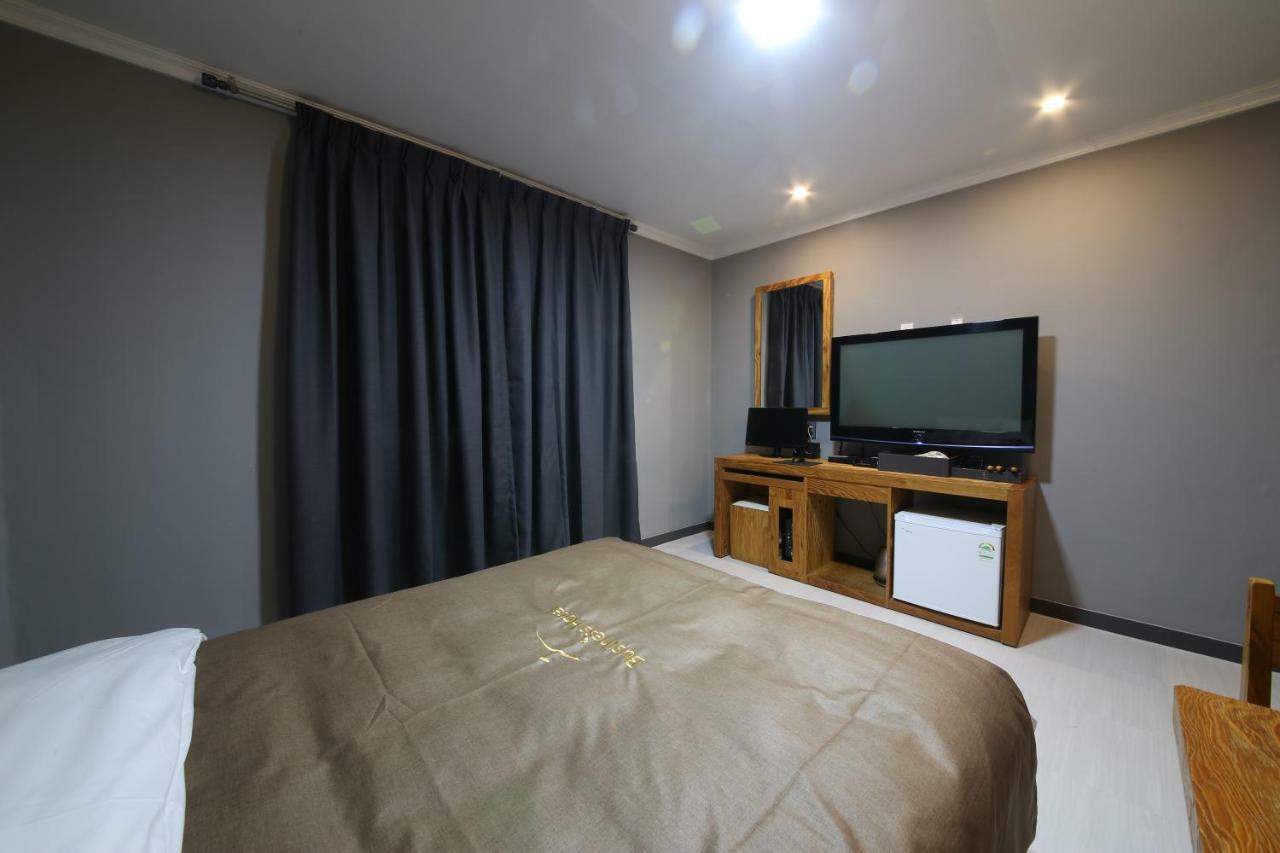 Gung Hotel ג'אונג'ו מראה חיצוני תמונה